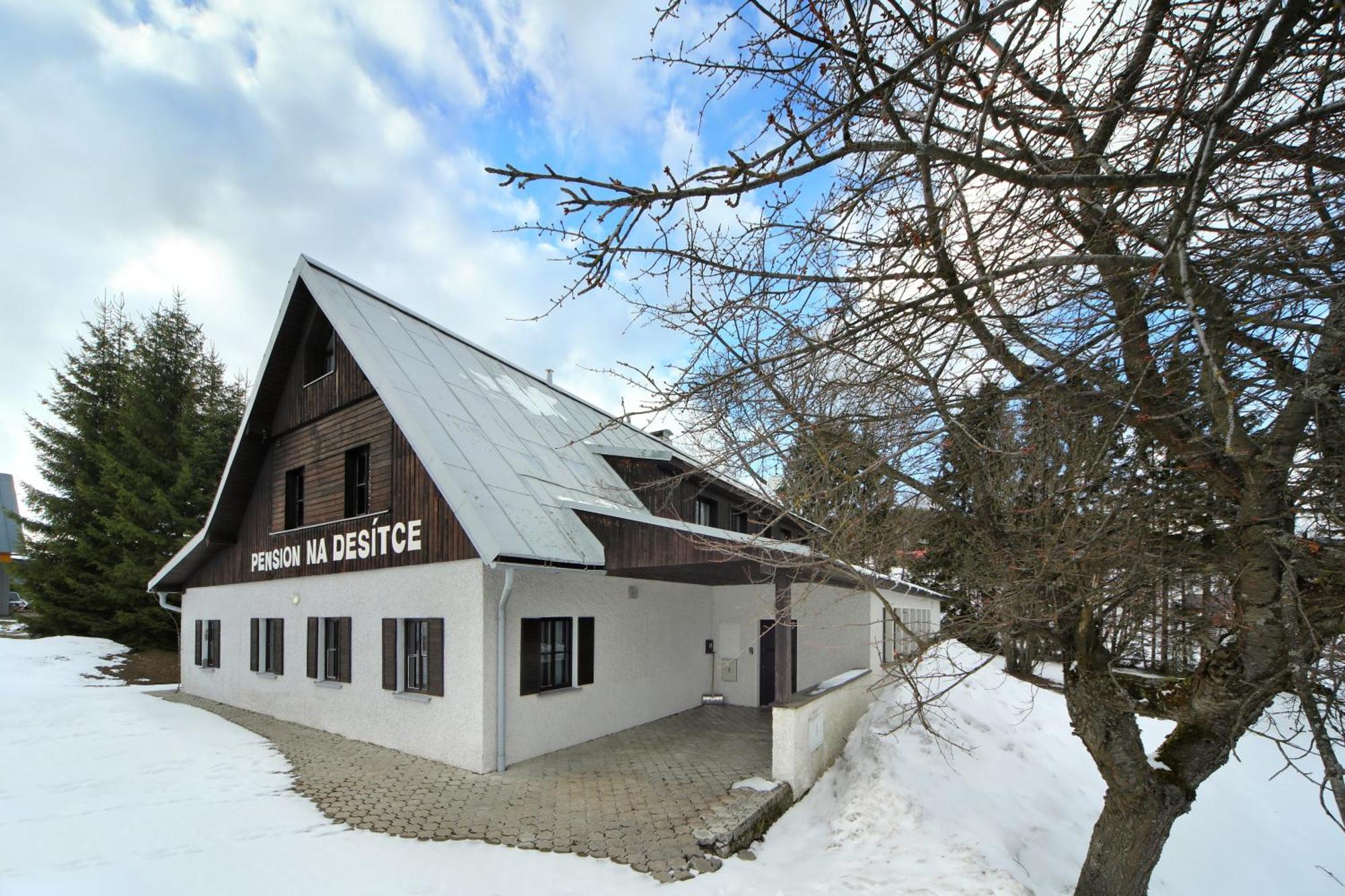 Chalupa Na Desitce Strazne Exterior photo